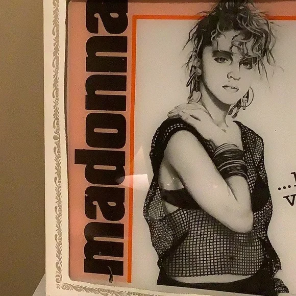 Vintage Madonna Carnival Prize - Picture 4 of 4